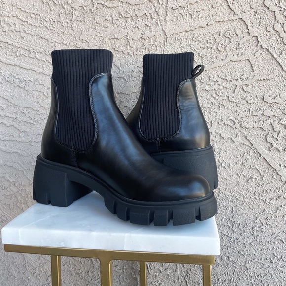 MANGO MNG Black Faux Leather Track Lug Sole Pull On Platform Boots Sz 38 US 7.5 - Picture 12 of 12